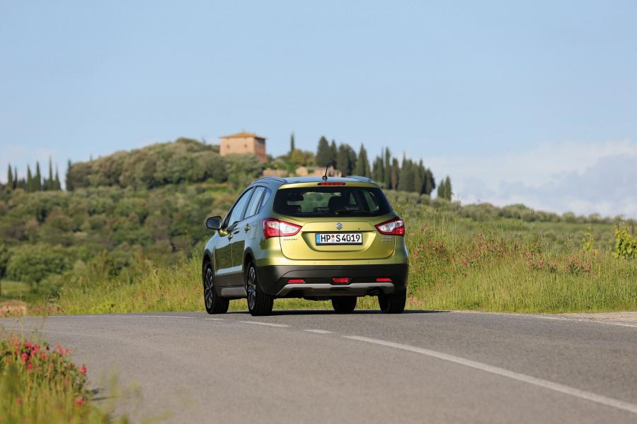  Suzuki SX4 2013 года  (фото 32 из 44)